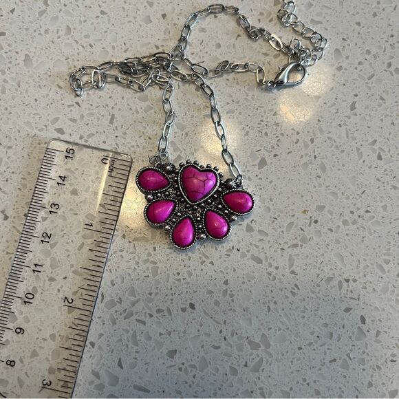 Vintage style fake Turquoise heart shaped Pendant Necklace in western style - Picture 3 of 9